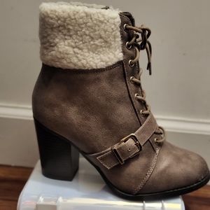 Express heel boots